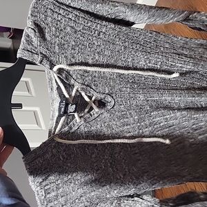 Long sleeve shirt with open  middle